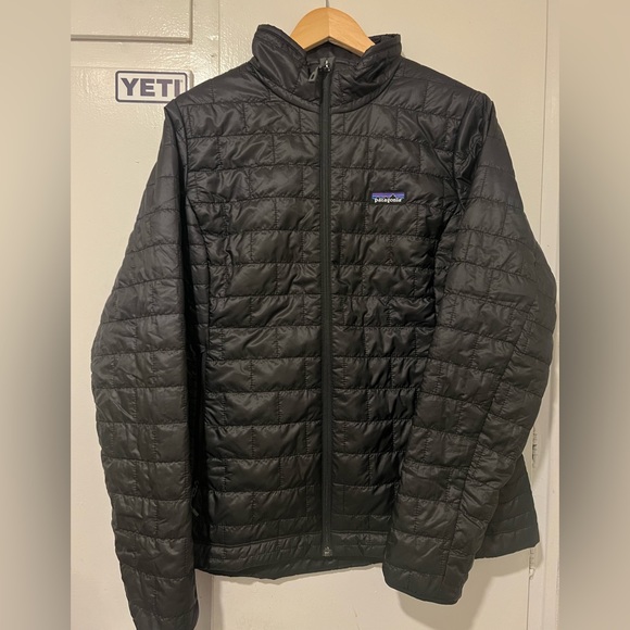 Patagonia Women's Nano
Puff Jacket: Black(large) - Picture 3 of 5